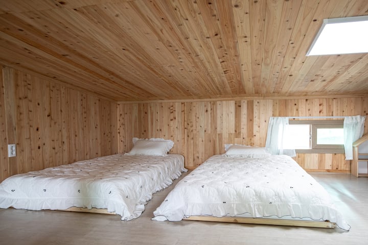 Დუპლექსი საძინებელი