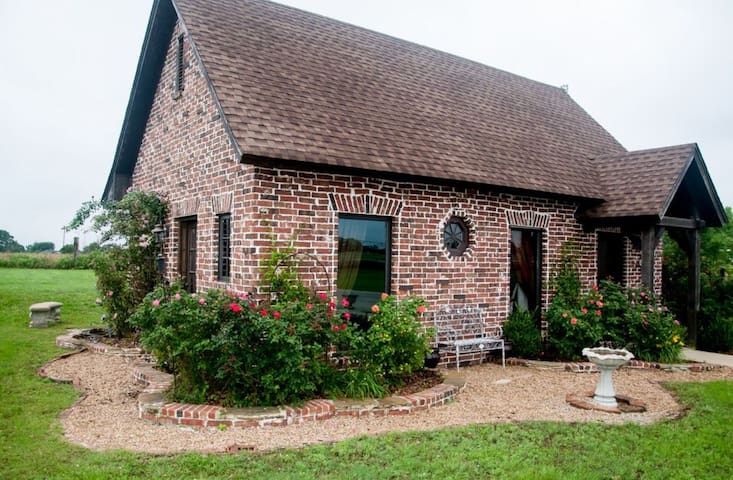 Lindale Cottage