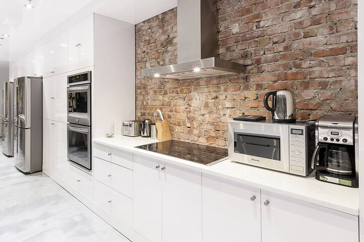 Holland Hotel | The Presidential Loft gallery image 3