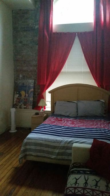 Bedroom with queen size bed