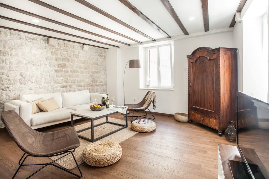 living room in Tinel Longo