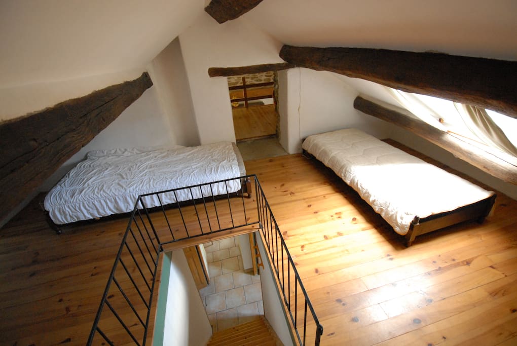 mezzanine avec 2 lits simples
