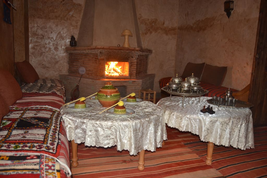 Our guest can feel as in them house, to us kitchen, to spend the time in this salon making the fire in the chimney.