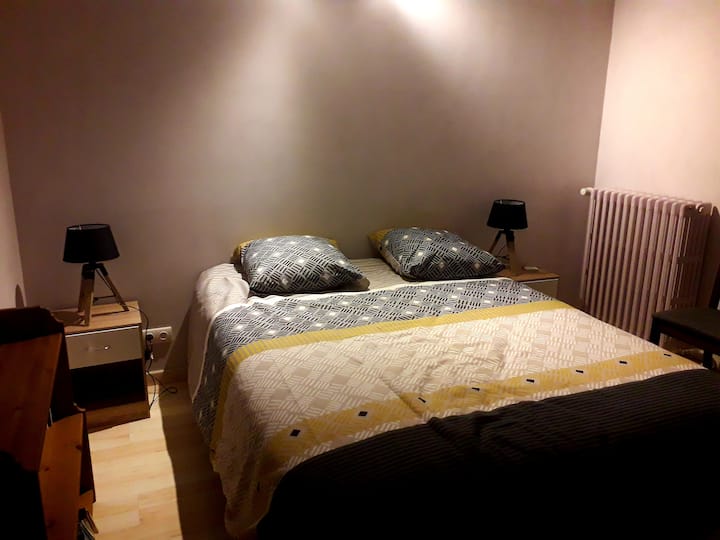 标准双人床2号卧室160 * 200厘米（ 1楼）