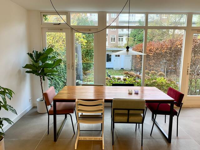 3 bedroom design apartment in Amsterdam Zuid gallery image 3