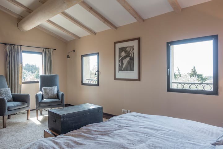 غرفة النوم 2