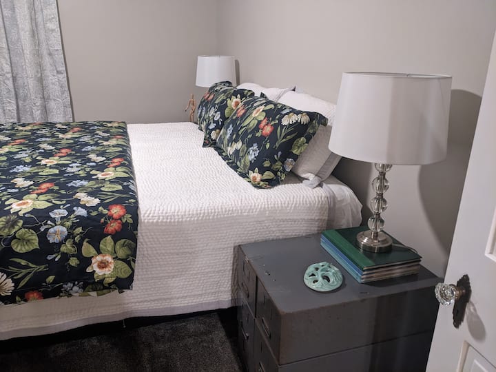 Dormitorio uno: cama king size 