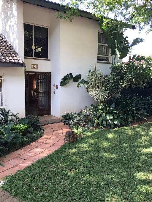 Welcome to 378 Appelblaar Avenue!