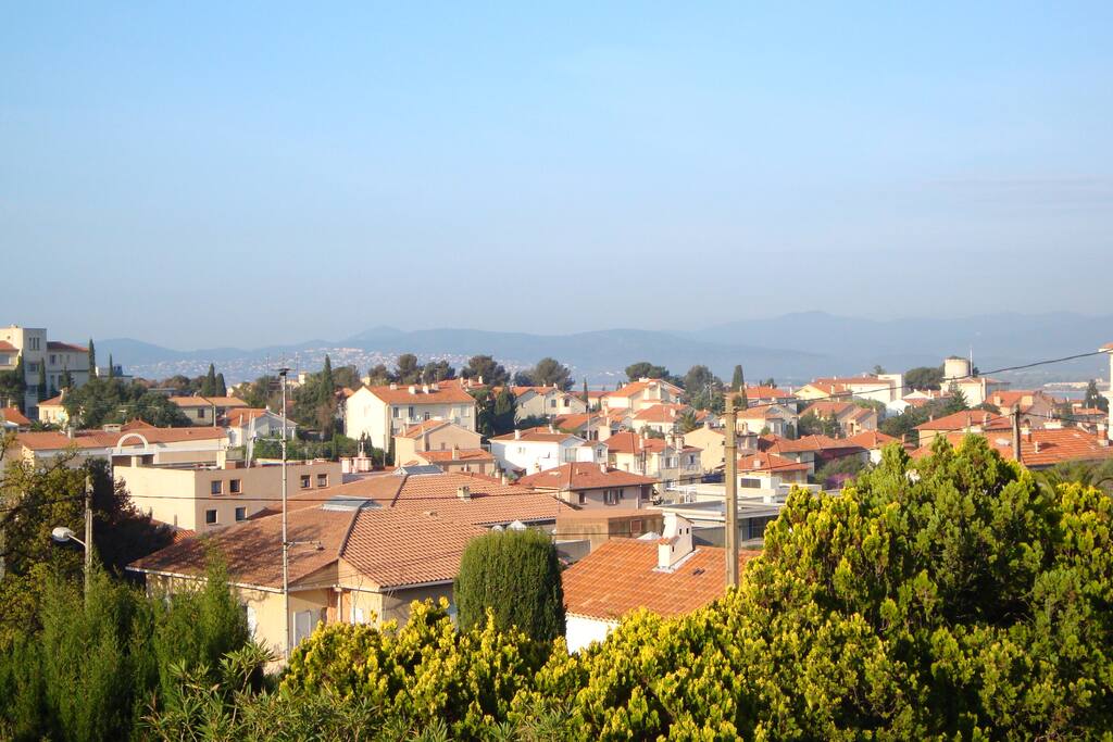 Vue dégagée du balcon sur le golfe