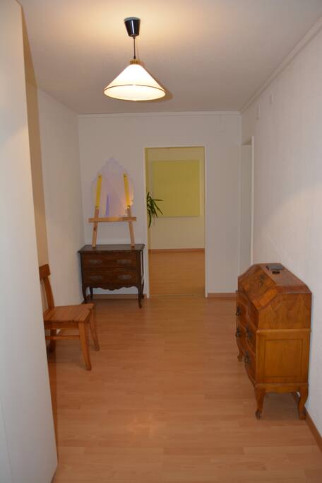 Entrance hall with generous space