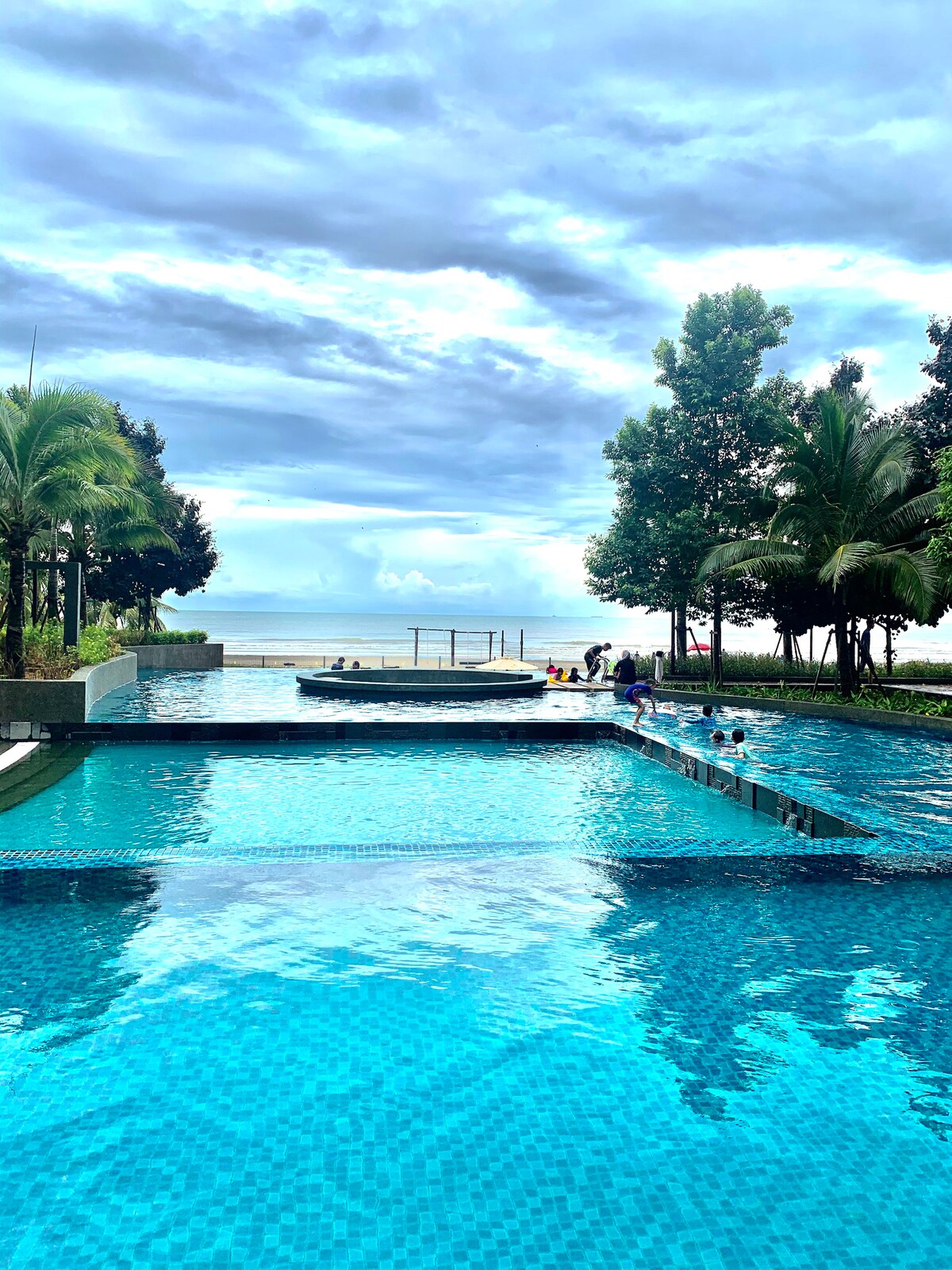 Mr K Penthouse @ Timurbay Kuantan - Serviced apartments for Rent 