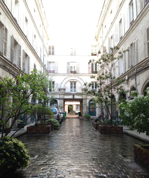 Courtyard from which you enter the building