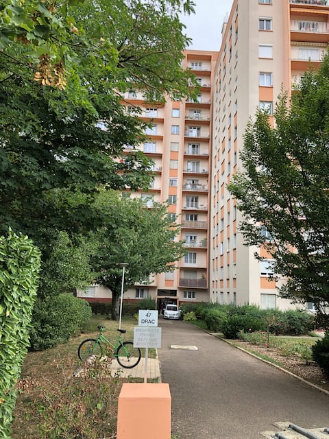 Top Airbnb: ALONG THE OUCHE à Dijon