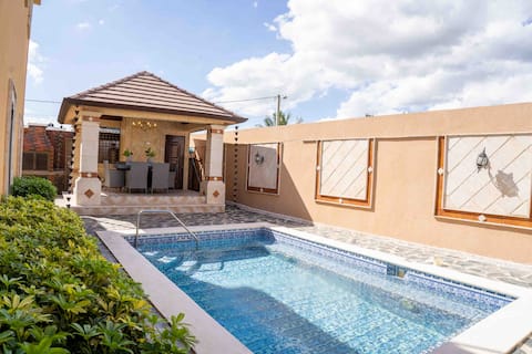 Luxury 4BR Villa w/ Private Pool + BBQ | Sleeps 10