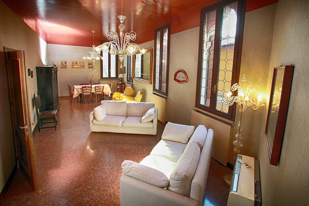Salone