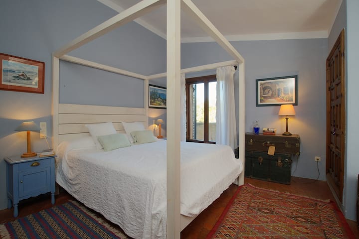 SCHLAFZIMMER-SUITE 2