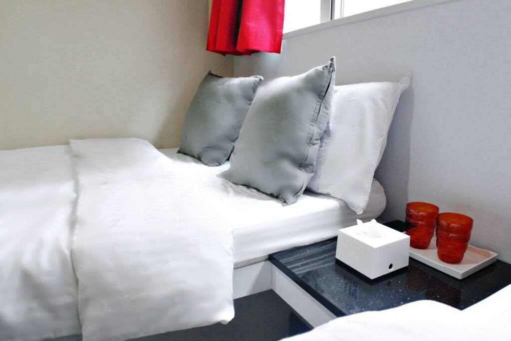 Single room / double room
单人间 / 双人间