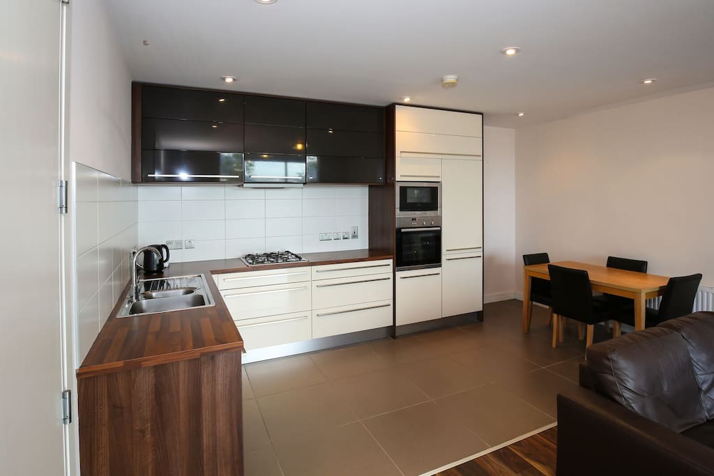 Kitchen / Lounge