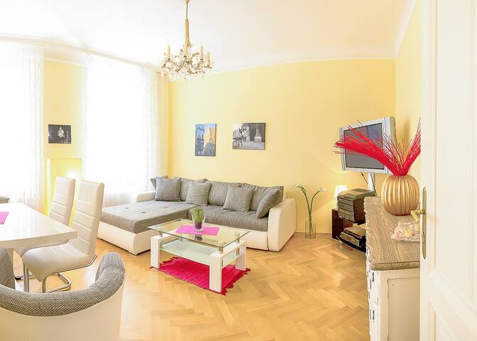 THREE apartments with good connection to center gallery image 4