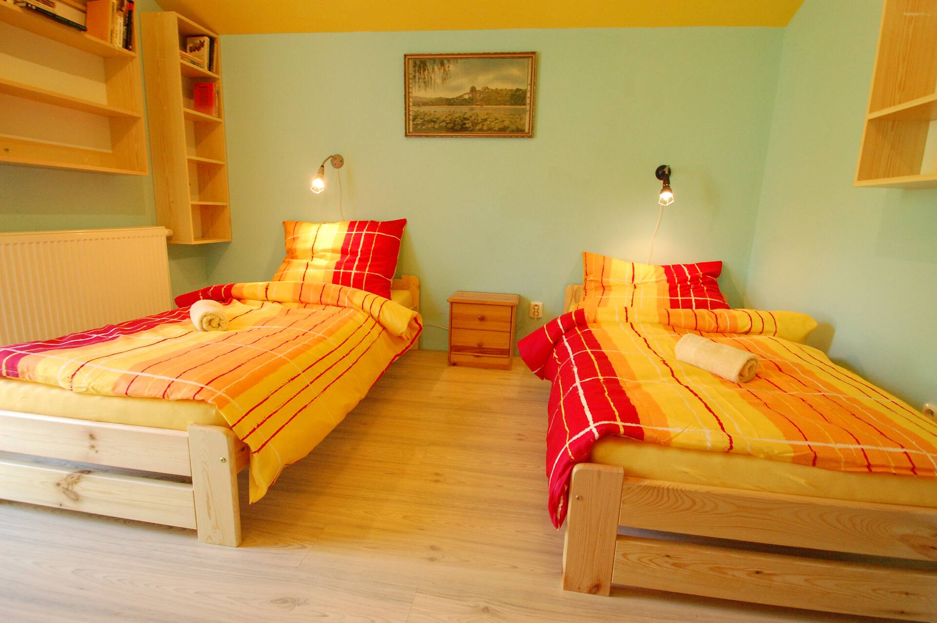 Bungalow near Prague with terrace, 930 sqm garden.
