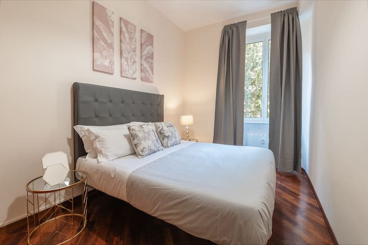 Спалня с втори размер суперголямо двойно легло