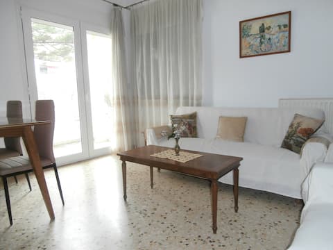 Top Airbnb: Mama's Home citycenter 2 bedrm+ livingroom+parking in Δήμος Χανίων