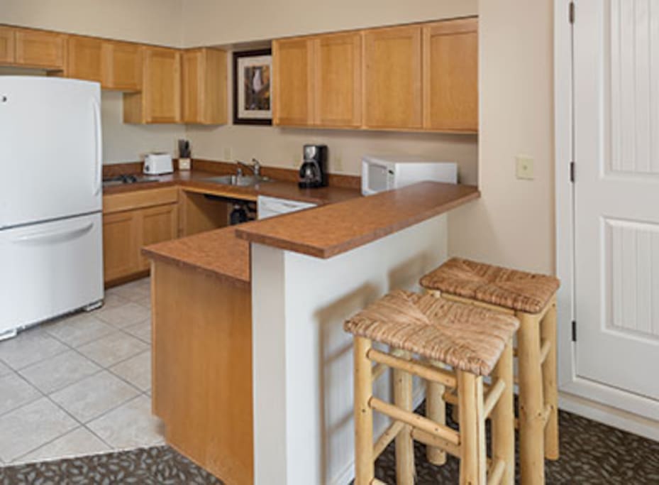 This picture does not show the specific unit being rented. The unit rented will be based on which units are available upon check-in. These pictures are meant to show the property and an example of the room style and décor.