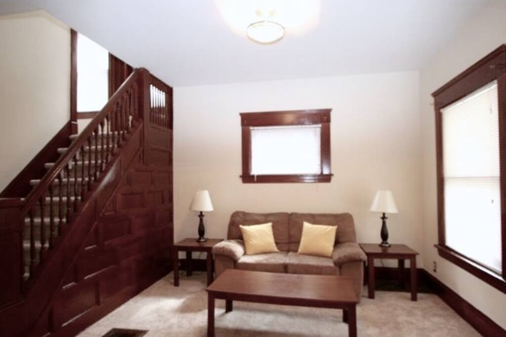 Entryway/Sitting Area
