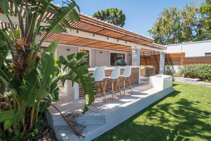 Holiday Home with Heated Pool & Sunny Terrace gallery image 3