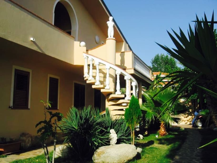 Giardino in comune con acceso bilocali