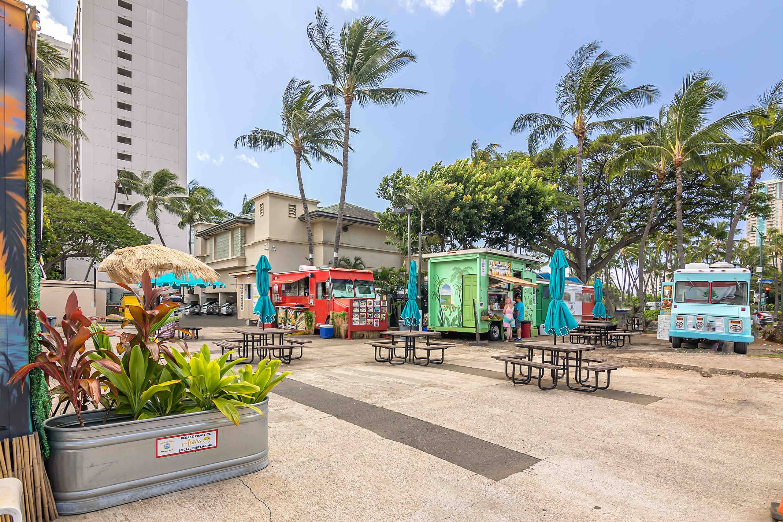 Condo in Honolulu · ★4.72 · Studio · 2 beds · 1 private bath - Image 48