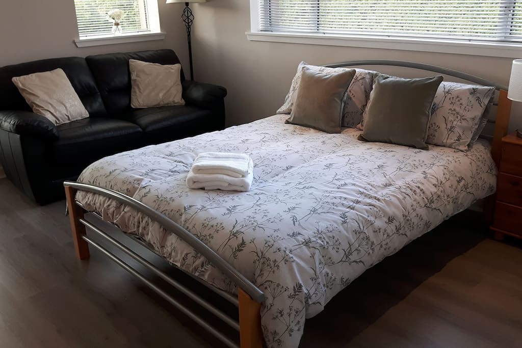 Comfortable double bed