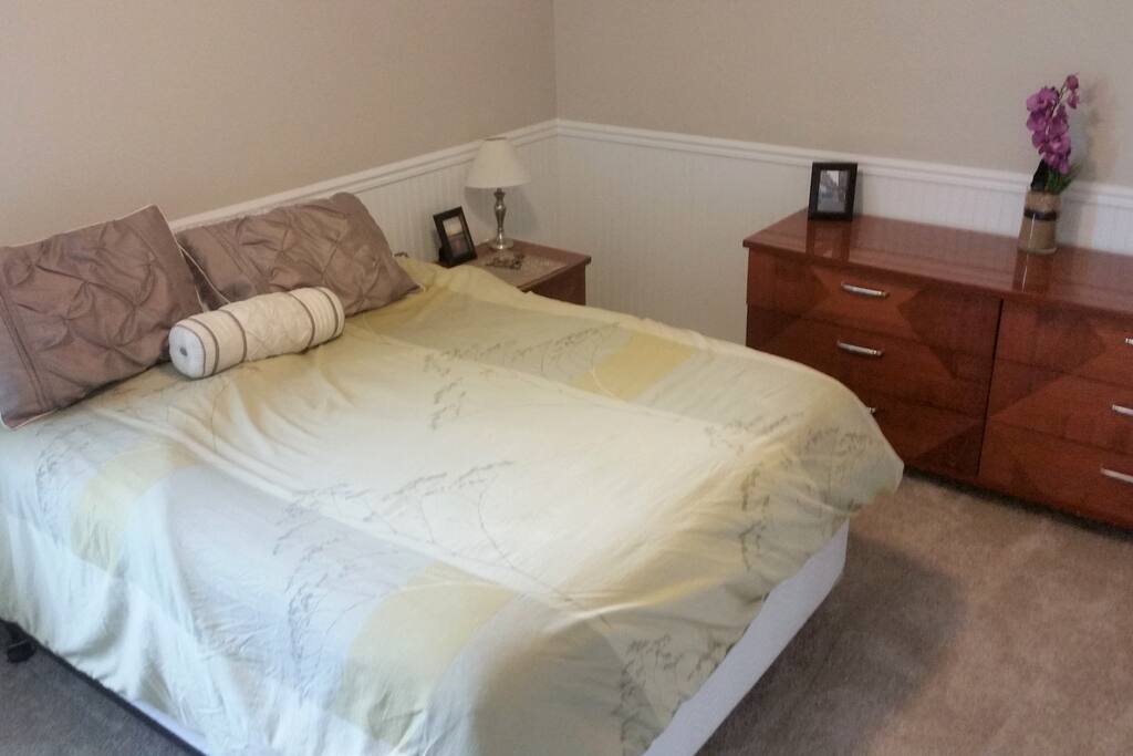 Soft sheets, duvet and comfortable pillow top bed!
