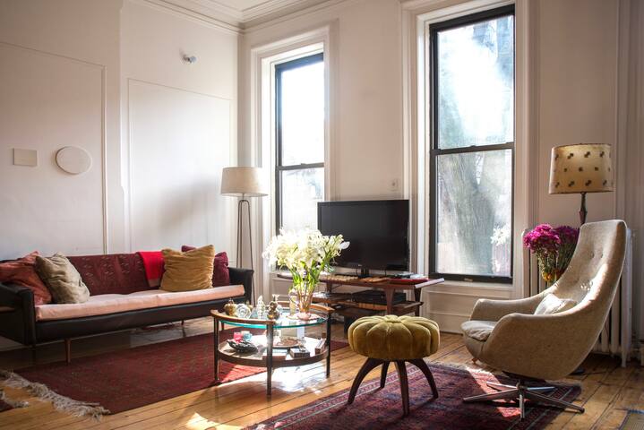 Large stylish Mid Century Duplex in Clinton Hill gallery image 4