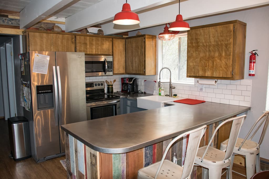 Fully equipped kitchen with brand new appliances