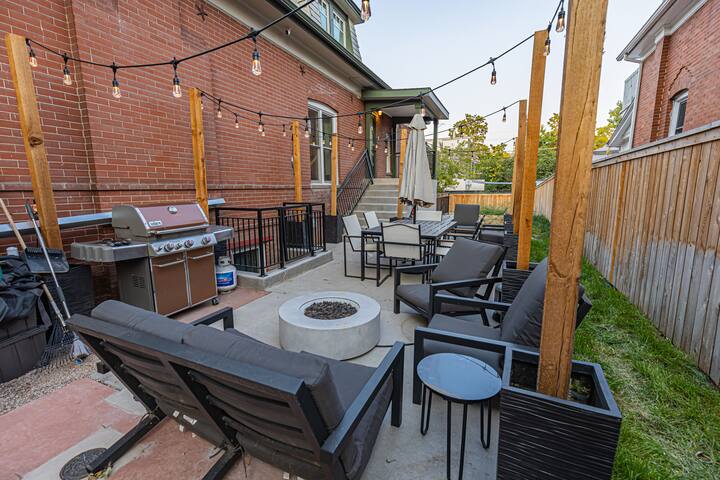 7Bed-4Bath Easy Checkout+Stocked+Walkable! gallery image 3