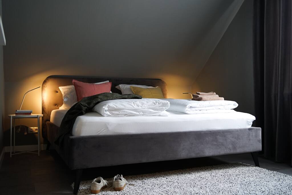 Schlafzimmer 1 // Bedroom 1