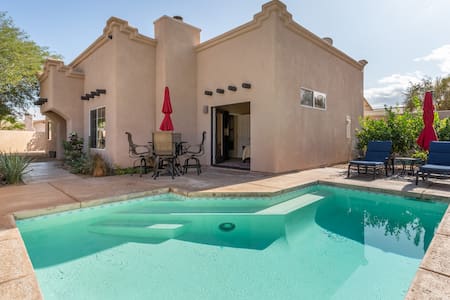 Private "Santa Fe" Style House with Pool