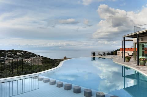 Villa Adam Beach Front with Private Butler