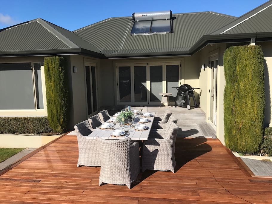 Outdoor deck area (2 of 2)