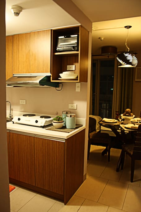Kitchen & Receiving Area