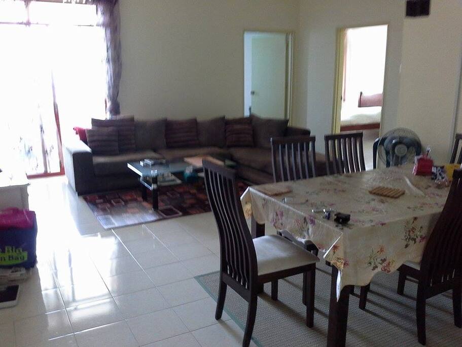 Sitting room and dining area