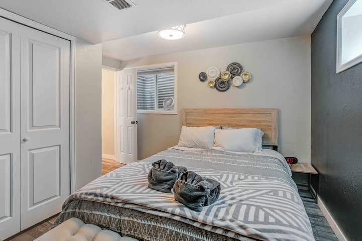 BR 5: Lower level | Queen bed, attached bathroom | memory foam mattress, fan, alarm clock