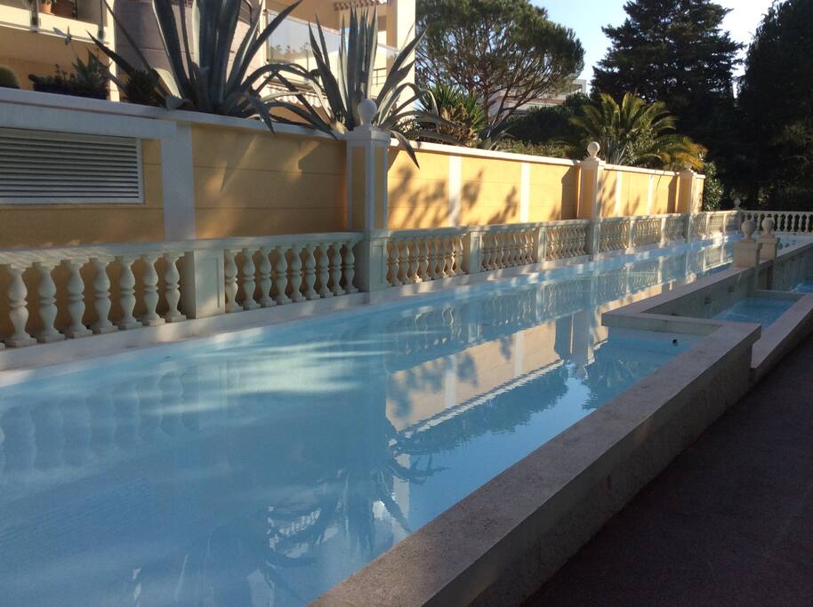 BASSIN DANS LA RESIDENCE