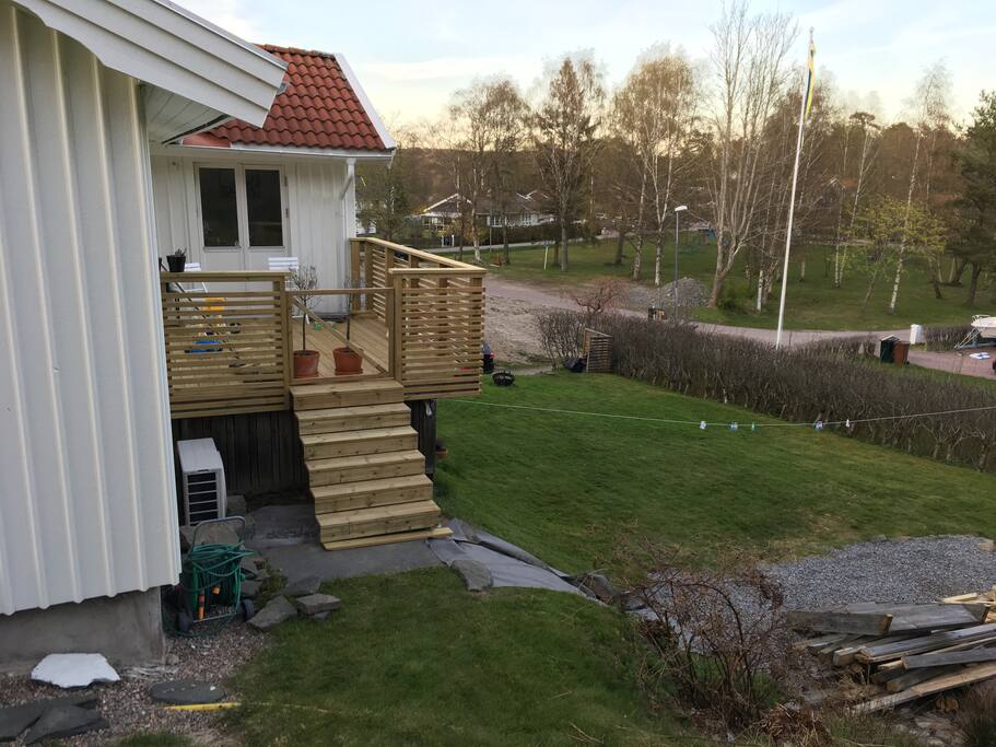 Altan med morgonsol.