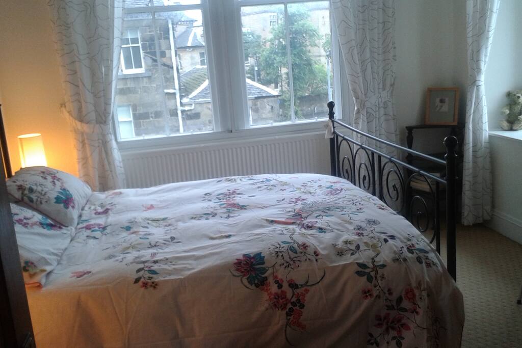 double bedroom in West End of Glasgow