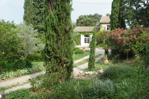Provence:  large air-conditioned family home