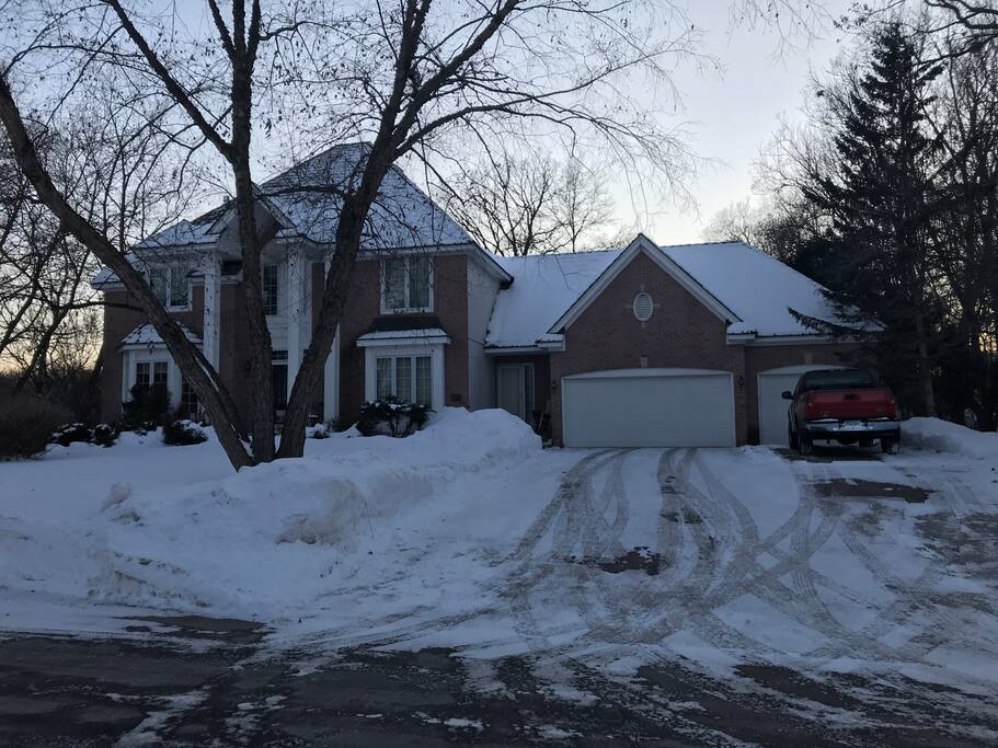 Home in very nice area 2000 sq ft available,walking path pond