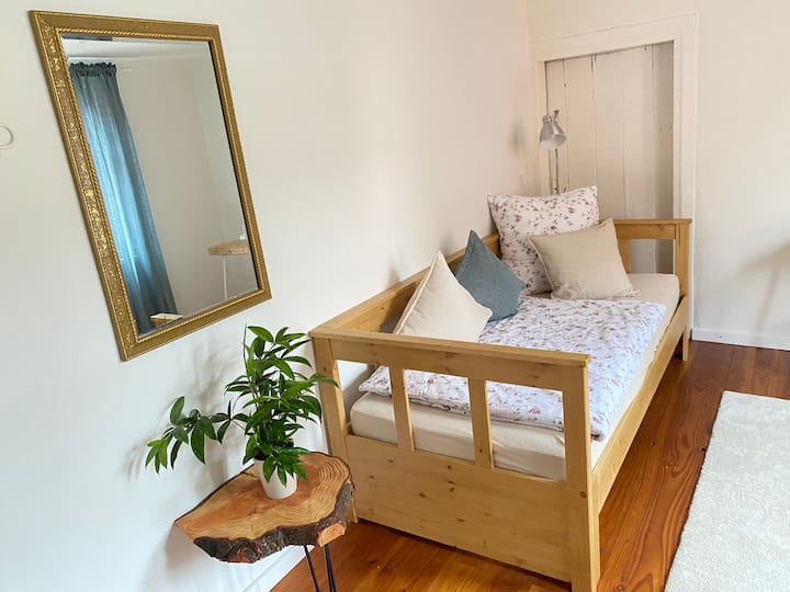 Schlafzimmer 3 mit ausziehbarem Tagesbett