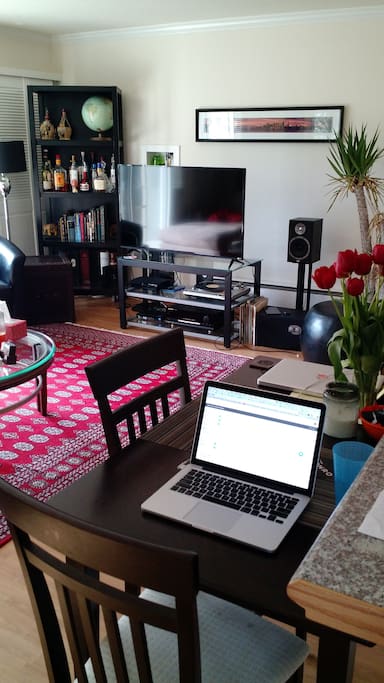 Living room, viewed from kitchen
